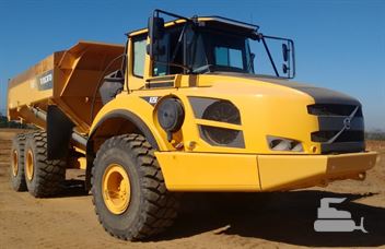 Caminhão Volvo A35F