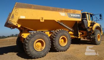Caminhão Volvo A35F