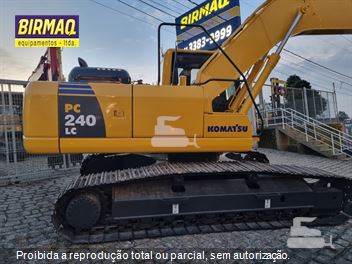 Escavadeira Komatsu PC240