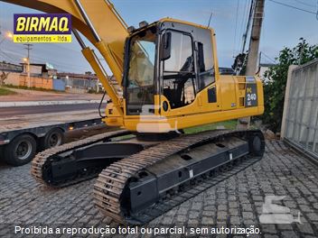 Escavadeira Komatsu PC240