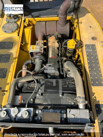 Escavadeira Komatsu PC200