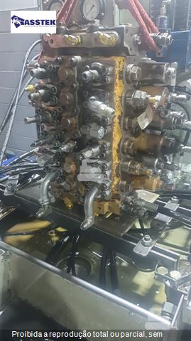 Comando Hidráulico Komatsu PC 200-6B.
