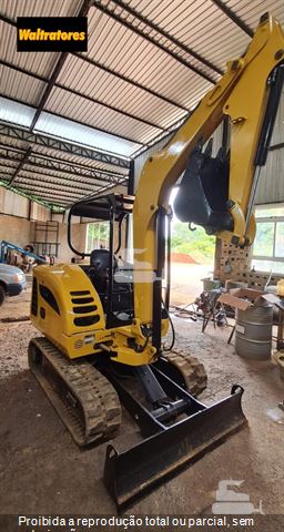 Mini-Escavadeira Caterpillar 302.5C