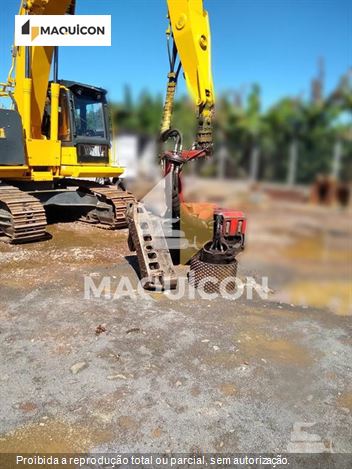Escavadeira Florestal Komatsu PC200
