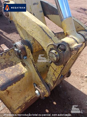 Escavadeira Komatsu PC130