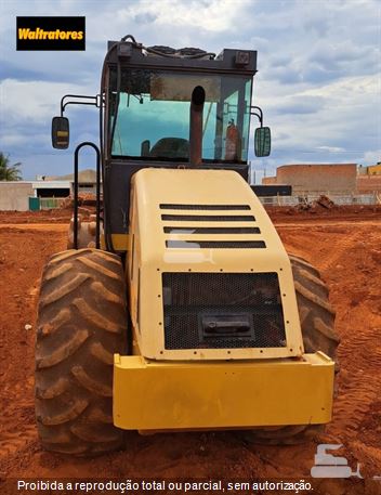 Rolo Compactador Caterpillar CP-533E