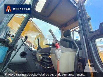 Escavadeira Komatsu PC200