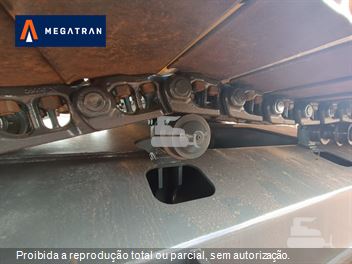 Escavadeira Komatsu PC200