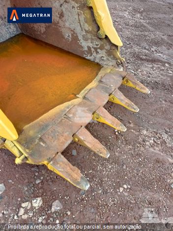 Escavadeira Komatsu PC200