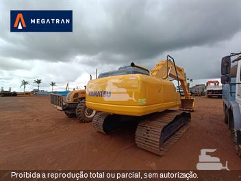 Escavadeira Komatsu PC200