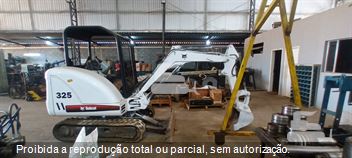 Mini-Escavadeira Bobcat 325