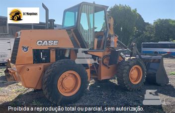 Pá Carregadeira Case W20E