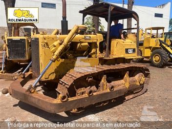 Trator de Esteira Caterpillar D6D