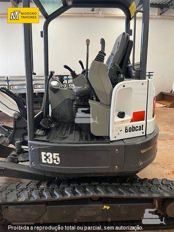 Mini-Escavadeira Bobcat E35