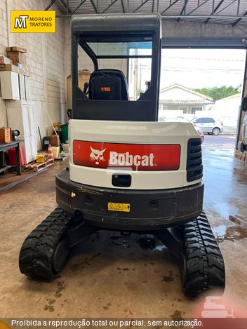 Mini-Escavadeira Bobcat E35