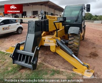 Manipulador Telescópico New Holland LM1745