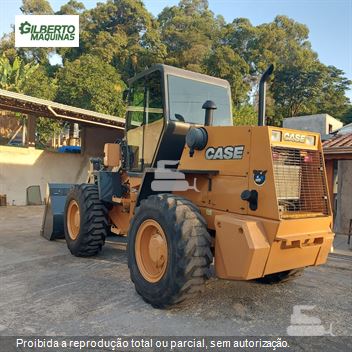 Pá Carregadeira Case W20E