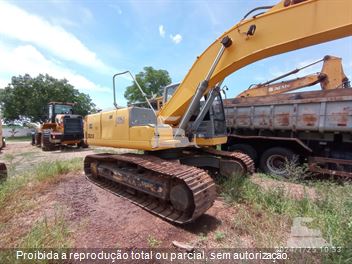 Escavadeira XCMG XE210
