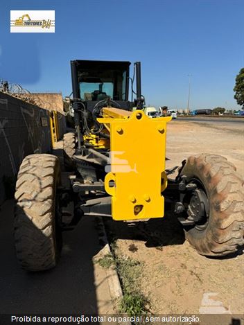 Motoniveladora New Holland RG140B