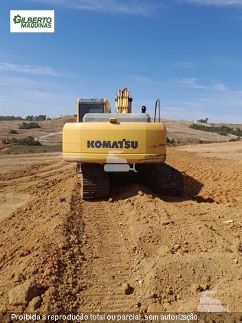 Escavadeira Komatsu PC200