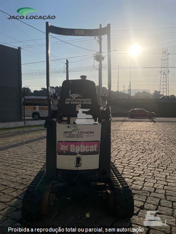 Mini-Escavadeira Bobcat E418