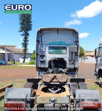 Caminhão Sinotruk Howo 380 6x2 2p (diesel)