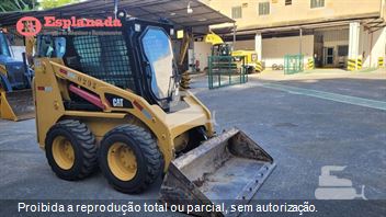 Mini-Carregadeira Caterpillar 226B 3