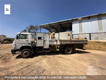 Caminhão Volkswagen 17-180 WORKER 3-Eixos 2p (diesel)