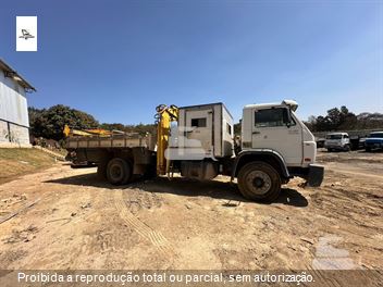 Caminhão Volkswagen 17-180 WORKER 3-Eixos 2p (diesel)