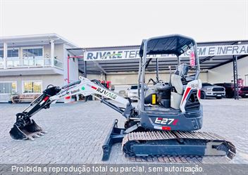 Mini-Escavadeira Bobcat E27z