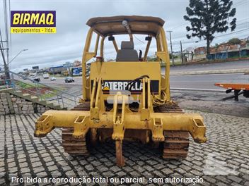 Trator de Esteira Caterpillar D5B
