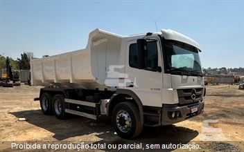 Caminhão Mercedes-Benz Atego 2426 6x2 2p (Diesel) (E5)