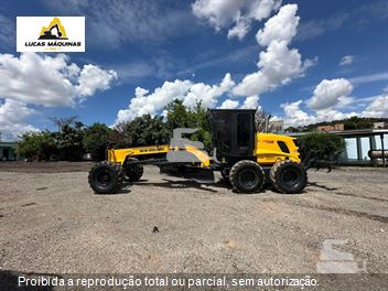 Motoniveladora New Holland RG170B