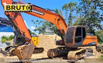 Escavadeira Doosan DX215