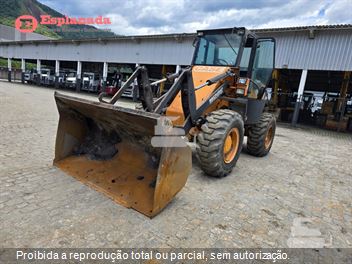 Pá Carregadeira Case W20E