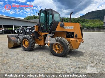 Pá Carregadeira Case W20E