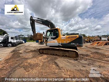 Escavadeira Hyundai R220LC-9S