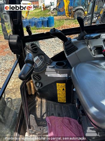 Mini-Escavadeira Bobcat E26