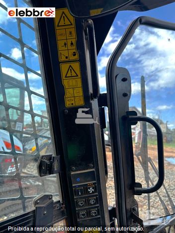 Mini-Carregadeira Manitou 1350R