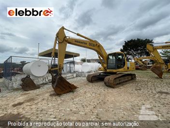 Escavadeira Komatsu PC200