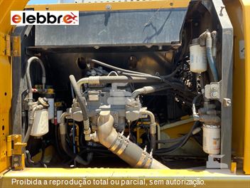 Escavadeira John Deere 210G
