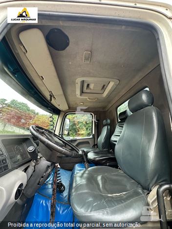 Caminhão Volkswagen 31-320 E Constellation 6x4 3-Eixos 2p (Diesel)