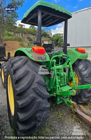 Trator Agrícola John Deere 6110