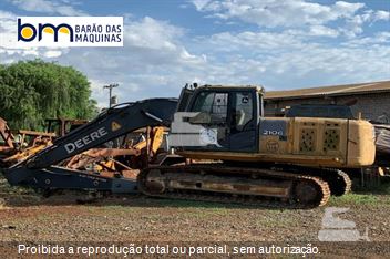 ESCAVADEIRA JOHN DEERE – 210G