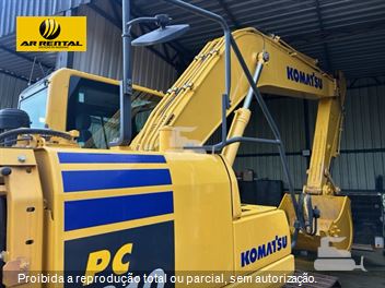 Escavadeira Komatsu PC210