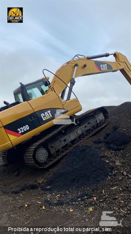 Escavadeira Caterpillar 320D