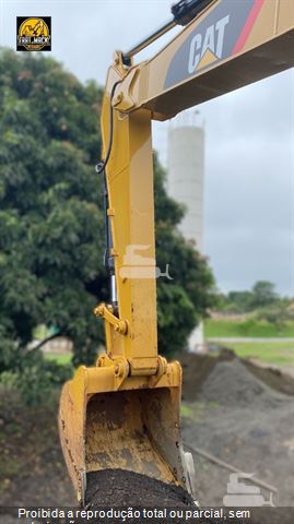 Escavadeira Caterpillar 320D
