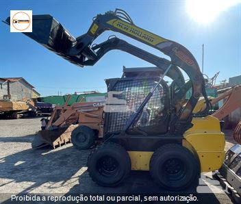 Mini-Carregadeira New Holland L220