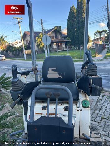Mini-Escavadeira Bobcat E418