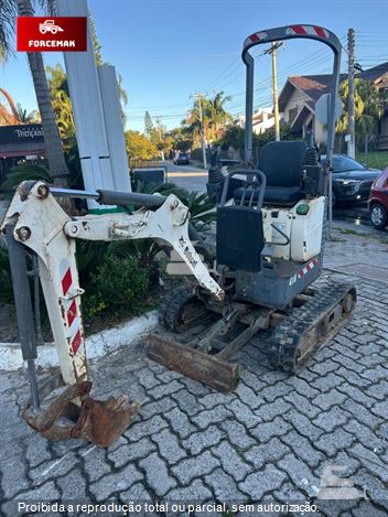 Mini-Escavadeira Bobcat E418